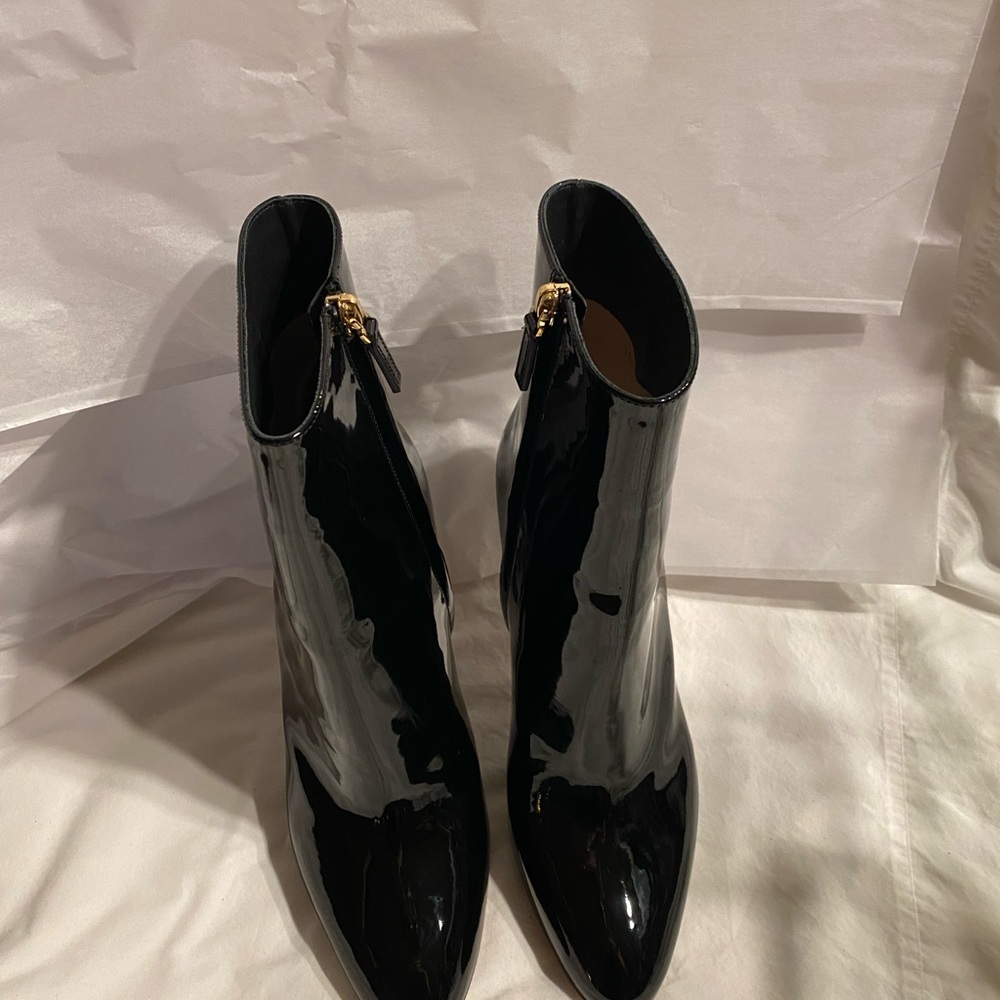 Valentino Garavani Glossy Black Patent Leather Heeled Boots - Picture 6 of 6